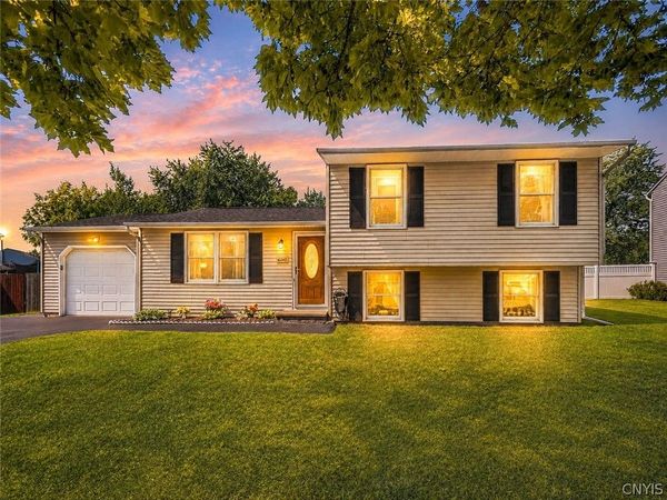 6243 Welland Lane , Cicero, NY 13039