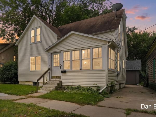 742 NW Myrtle Street, Grand Rapids, MI 49504