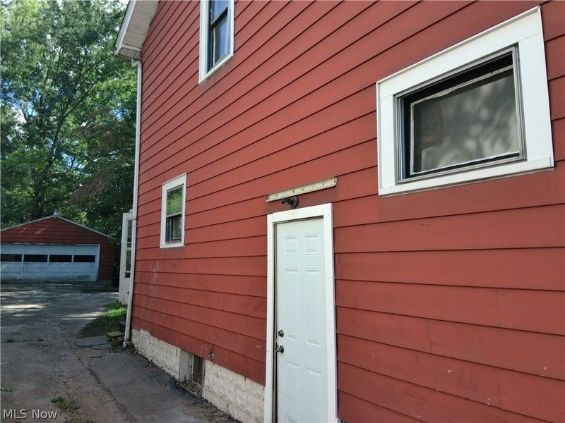 35 Palmer Avenue, Campbell, OH 44405 Photo 2