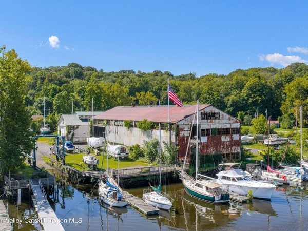 140 First , Esopus, NY 12429