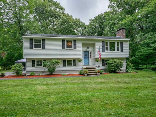 72 Hovey Road, Londonderry, NH 03053