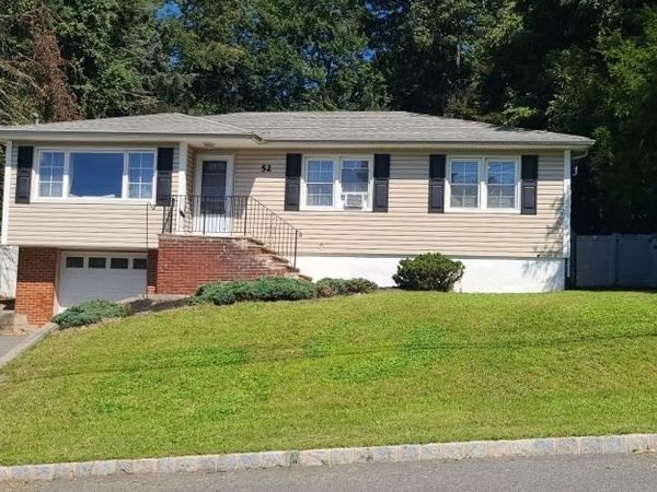 52 Hillside Ave, Mine Hill, NJ 07803