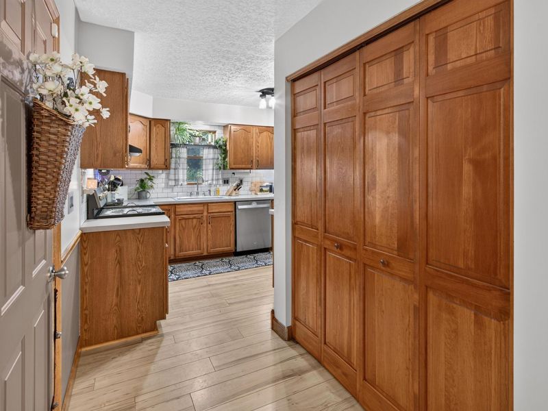 264 Barb Court, Heath, OH 43056 Photo 8