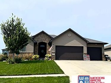 1201 Ridge Road, Hickman, NE 68372