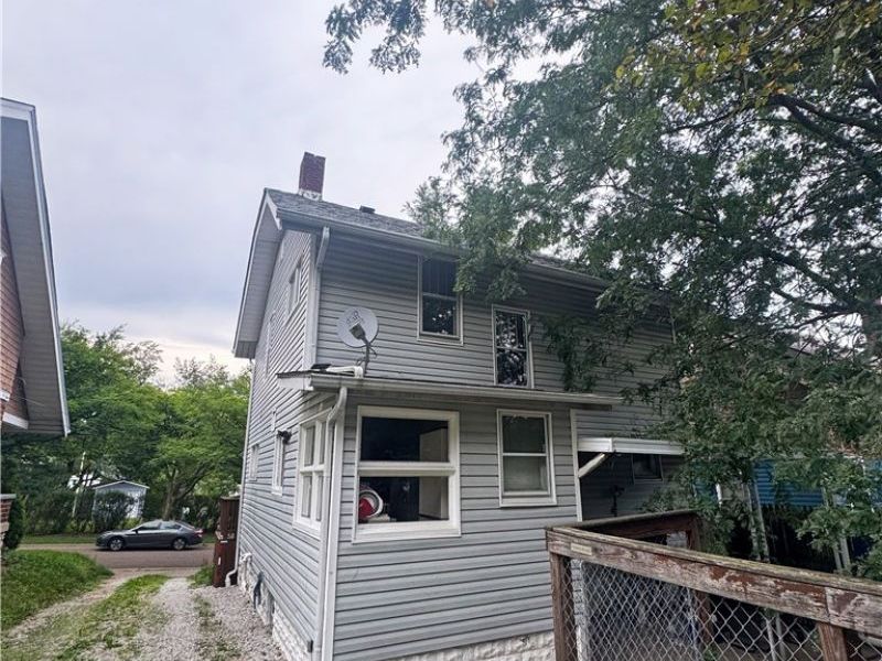 700 Lakemont Avenue, Akron, OH 44314 Photo 4