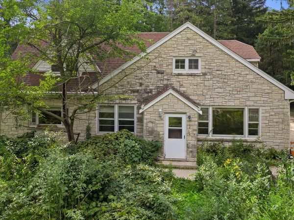 4995 S Small Rd, New Berlin, WI 53151