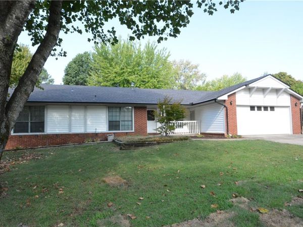 3069 N Loxley Avenue , Fayetteville, AR 72703