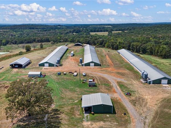 13589 Middle Ridge Road, Ozark, AR 72949