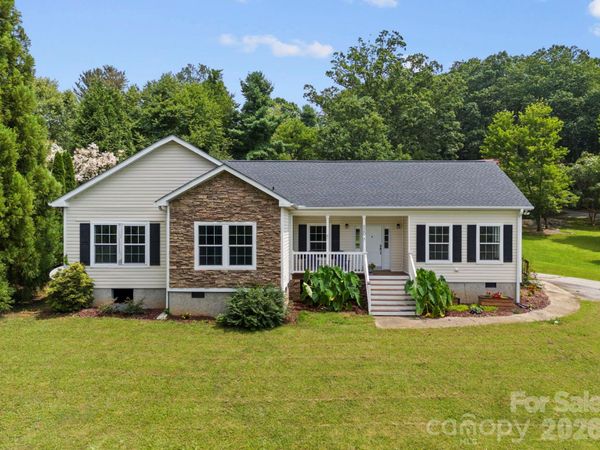 97 Meadowview Drive , Saluda, NC 28773