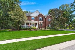 120 Thames Drive photo 4