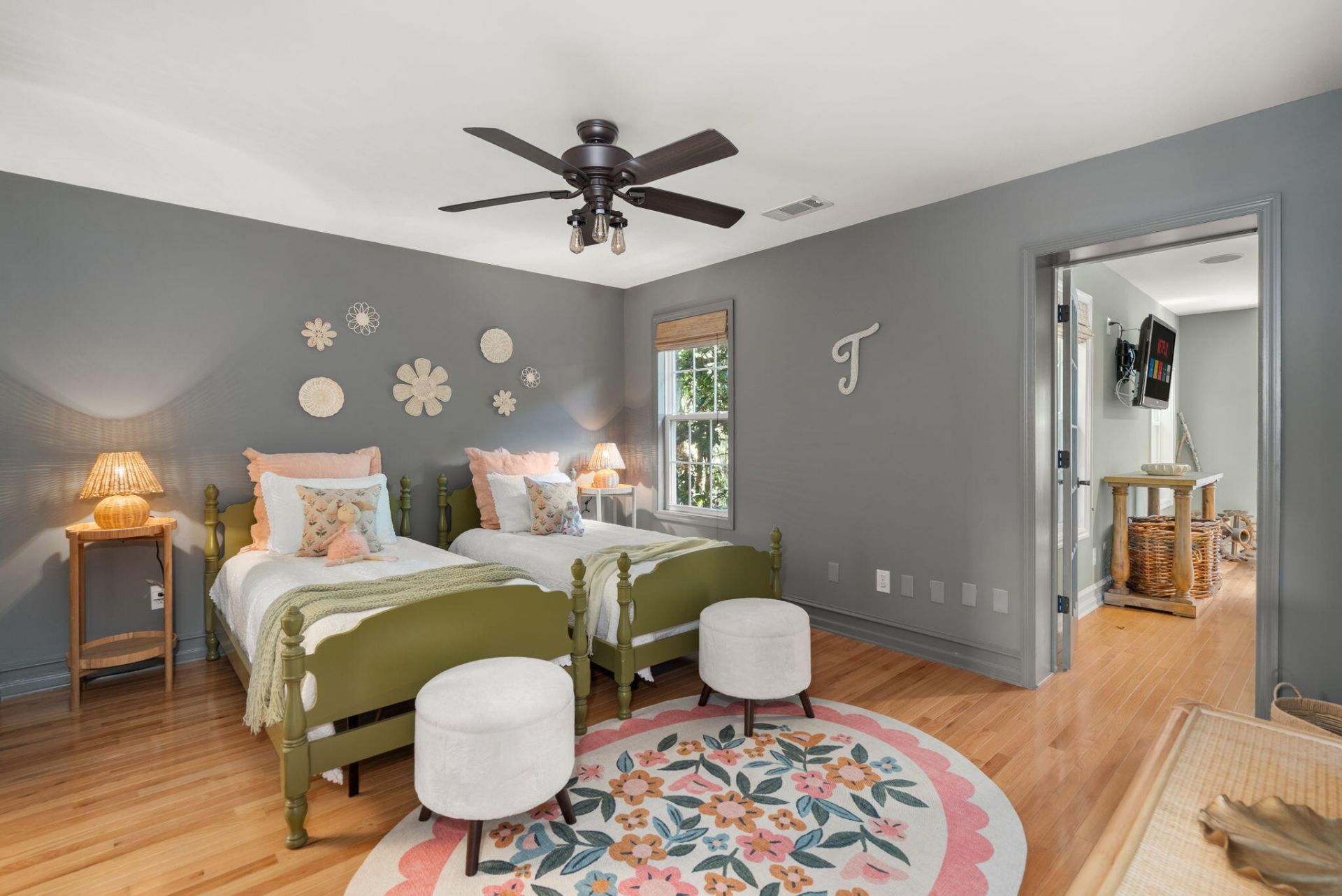 120 Thames Drive Photo 41