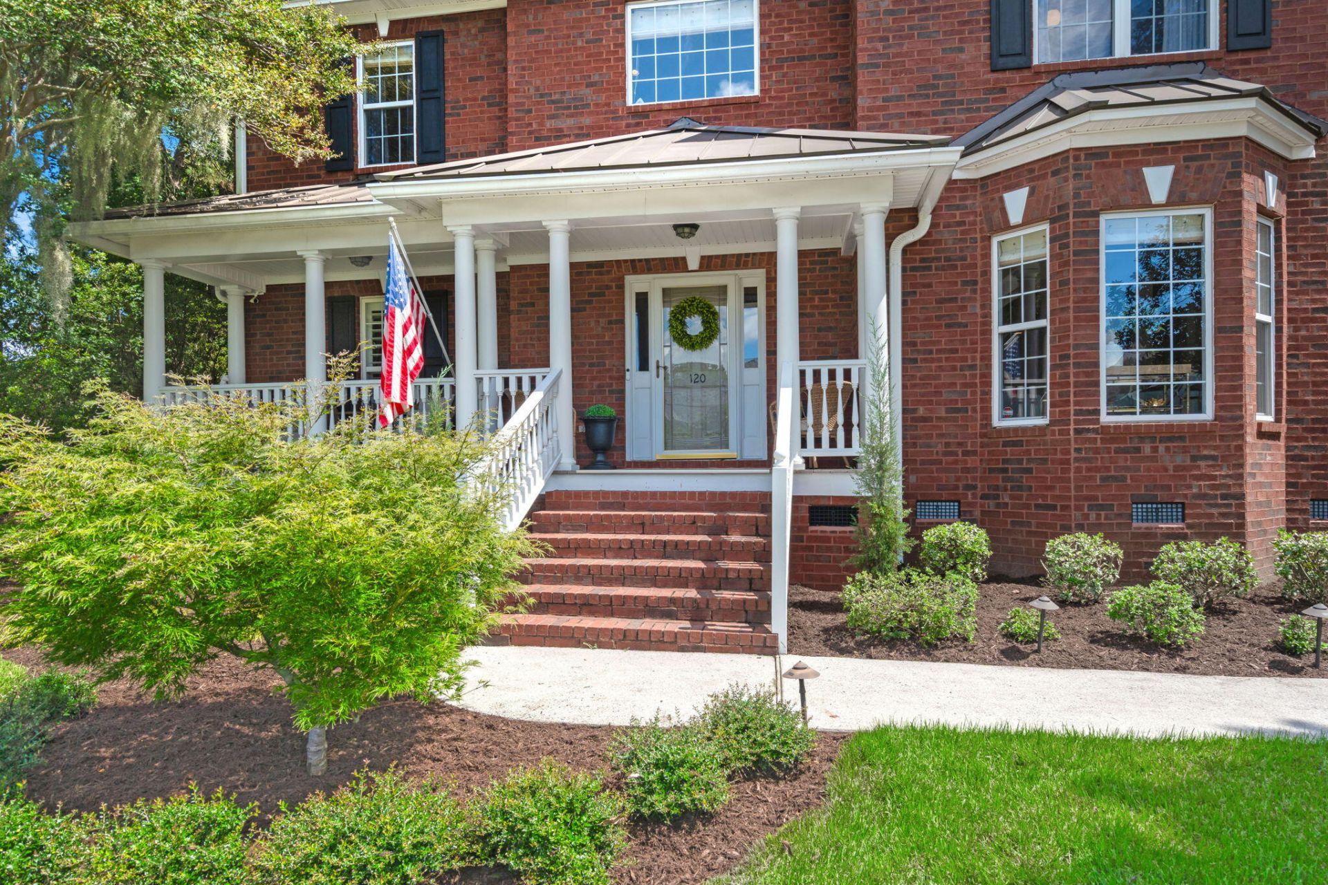 120 Thames Drive Photo 5
