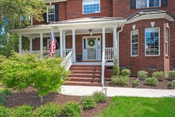 120 Thames Drive photo 4