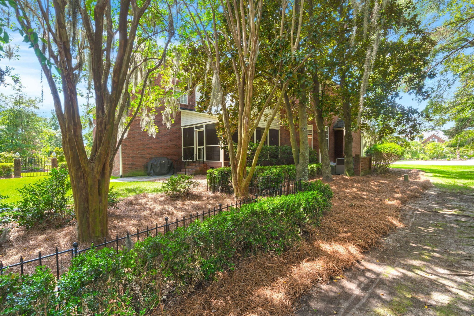 120 Thames Drive Photo 60