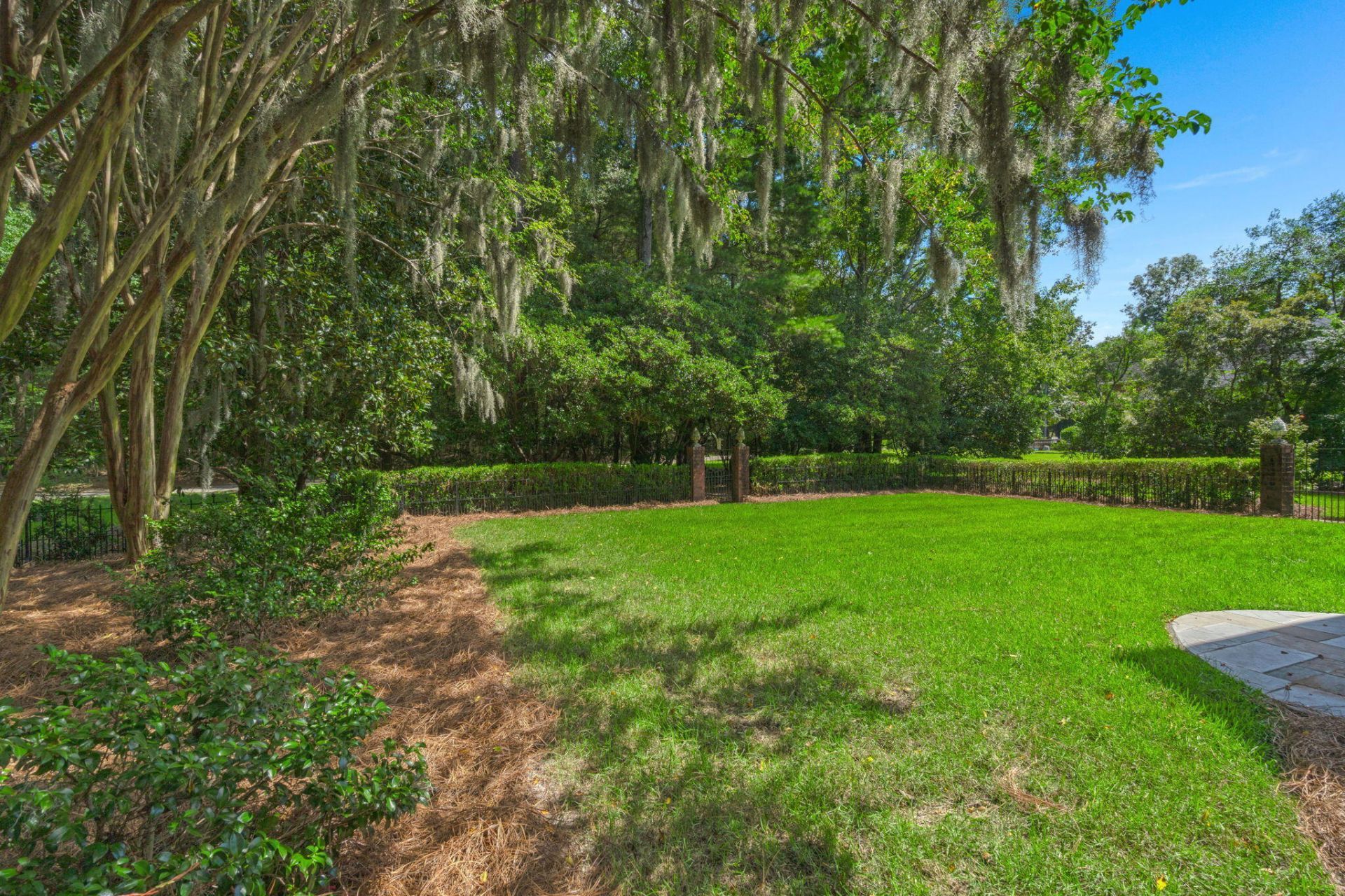 120 Thames Drive Photo 66