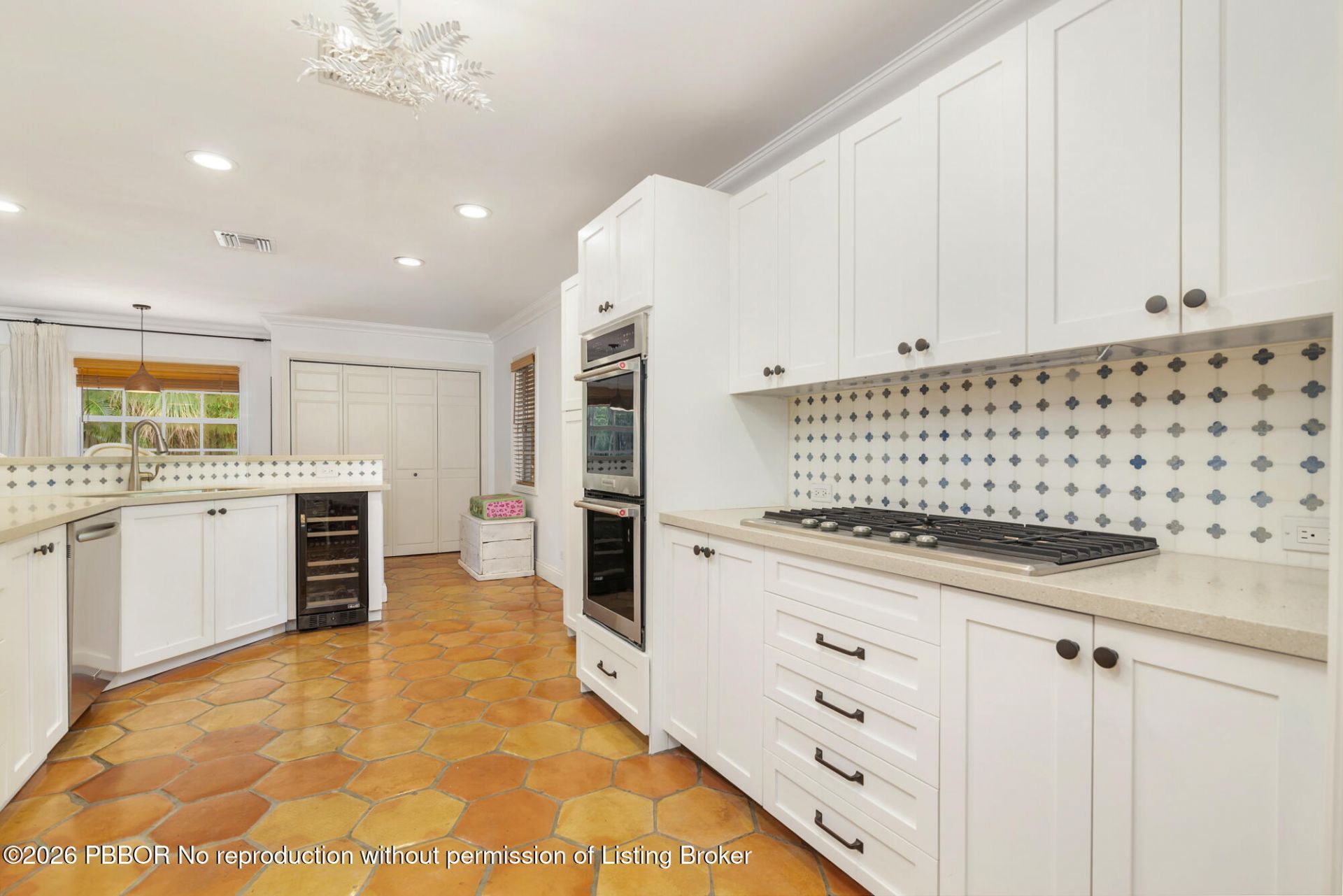 332 Pilgrim Road, West Palm Beach, FL 33405 Photo