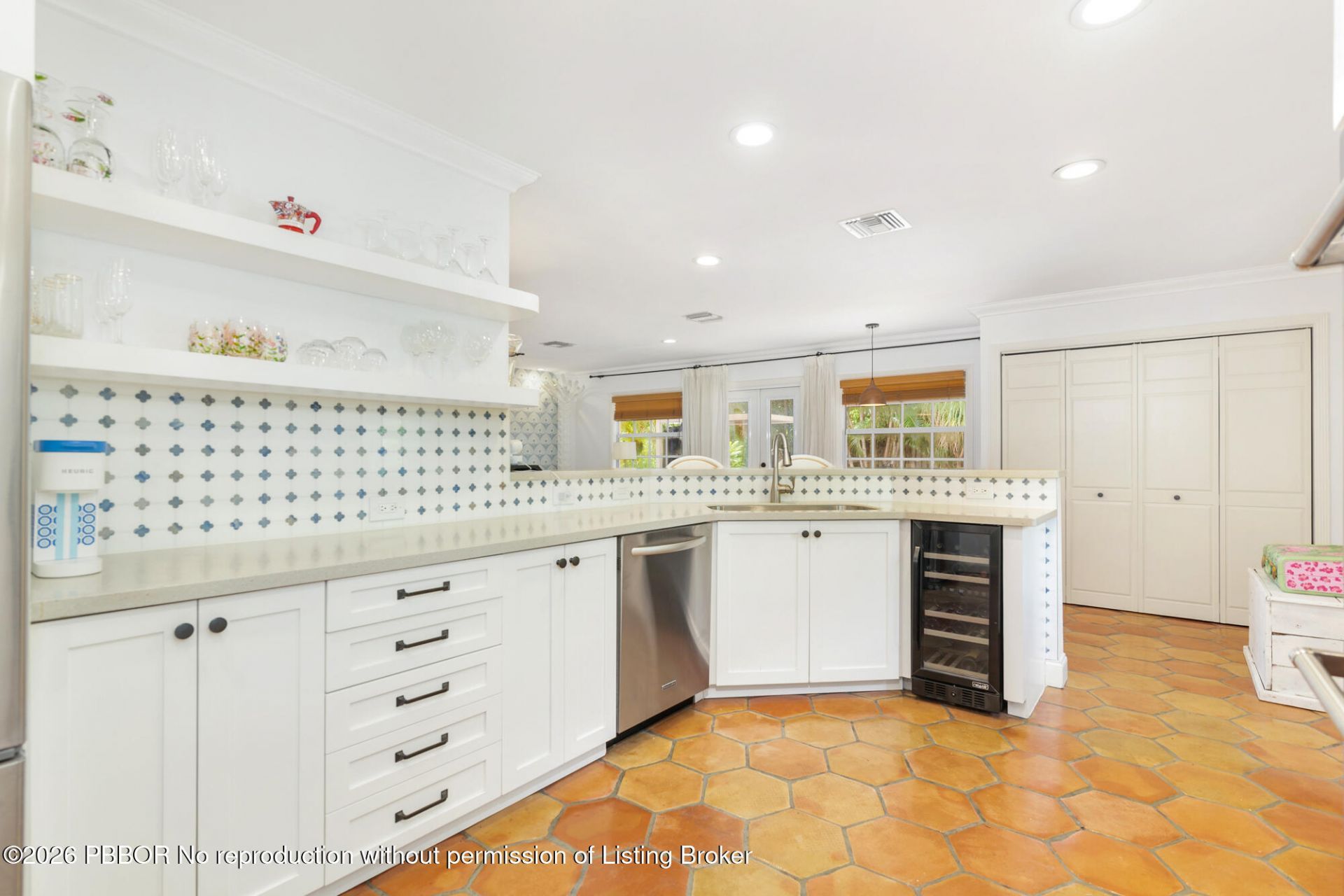 332 Pilgrim Road, West Palm Beach, FL 33405 Photo