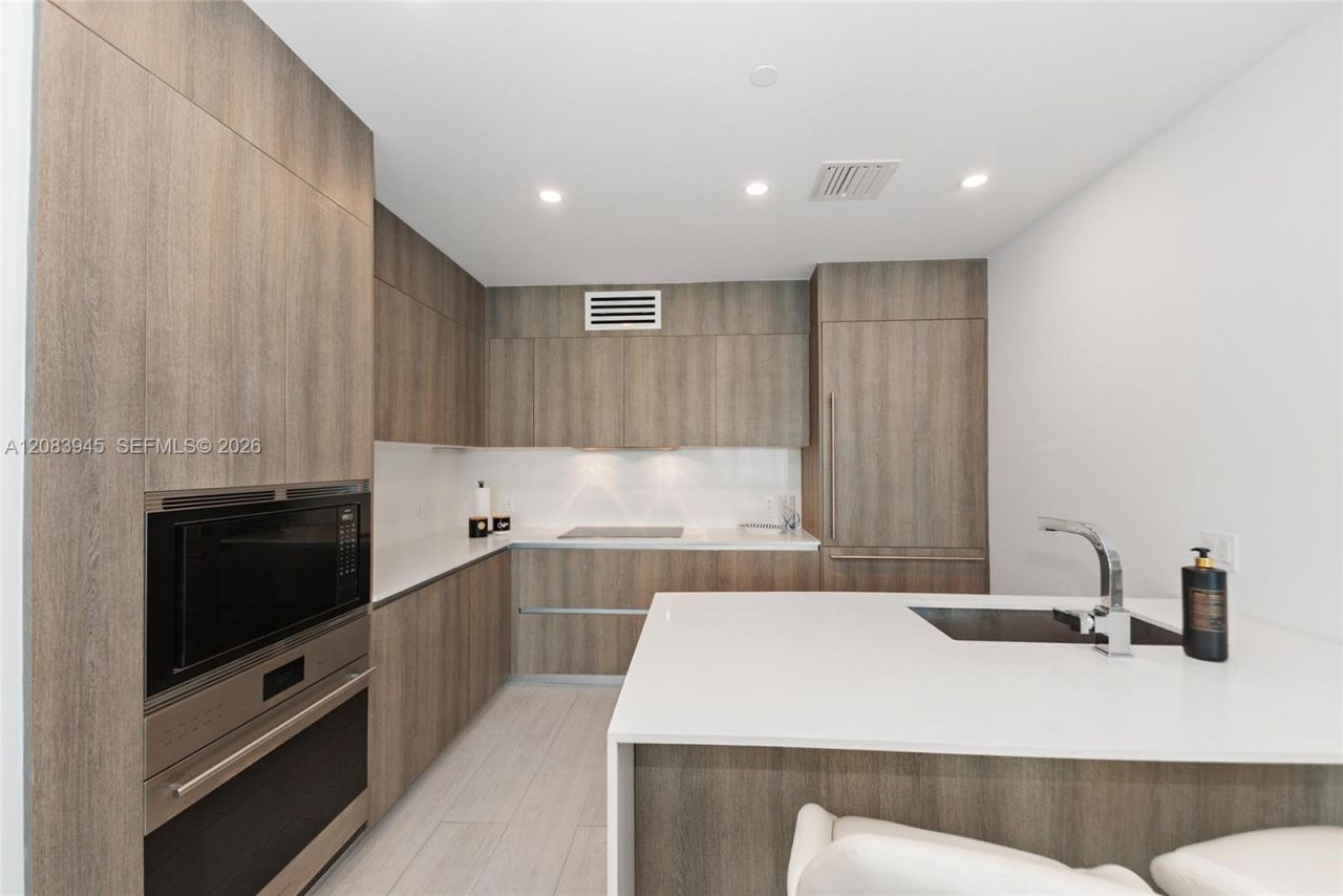 17550 Collins Ave, Unit 1403, Sunny Isles Beach, FL 33160 Photo