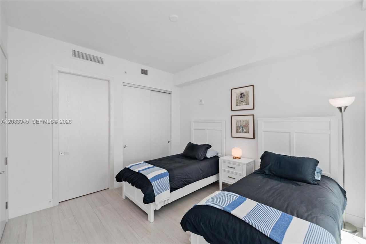 17550 Collins Ave, Unit 1403, Sunny Isles Beach, FL 33160 Photo