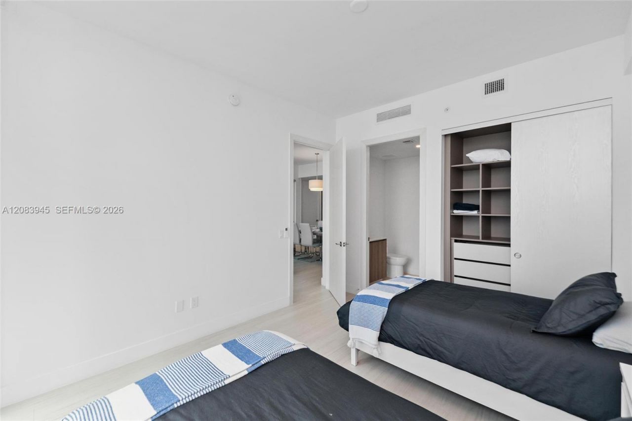 17550 Collins Ave, Unit 1403, Sunny Isles Beach, FL 33160 Photo