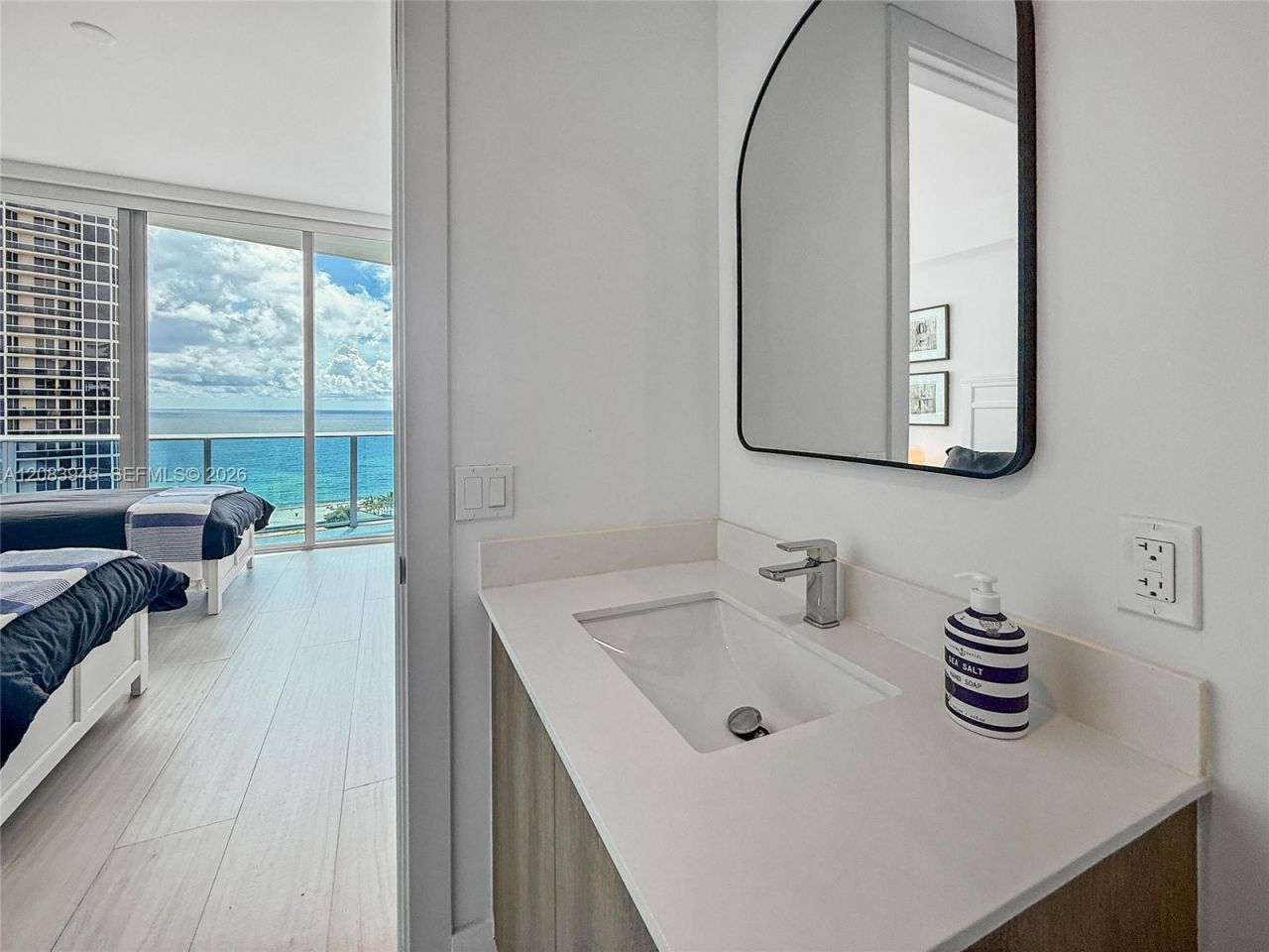 17550 Collins Ave, Unit 1403, Sunny Isles Beach, FL 33160 Photo
