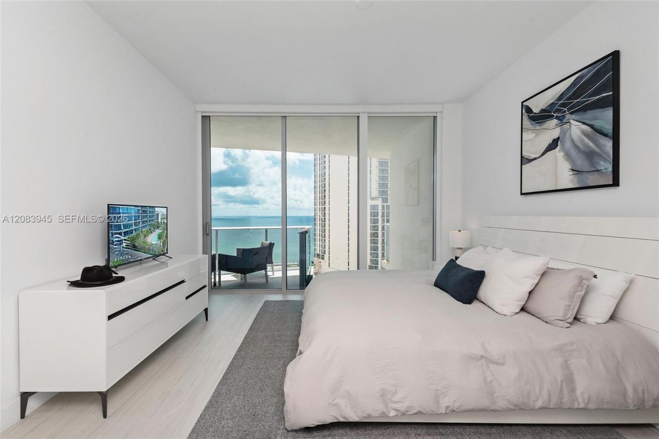 17550 Collins Ave, Unit 1403, Sunny Isles Beach, FL 33160 Photo