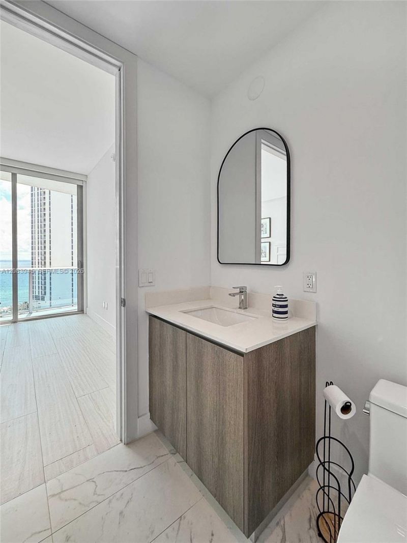 17550 Collins Ave, Unit 1403, Sunny Isles Beach, FL 33160 Photo