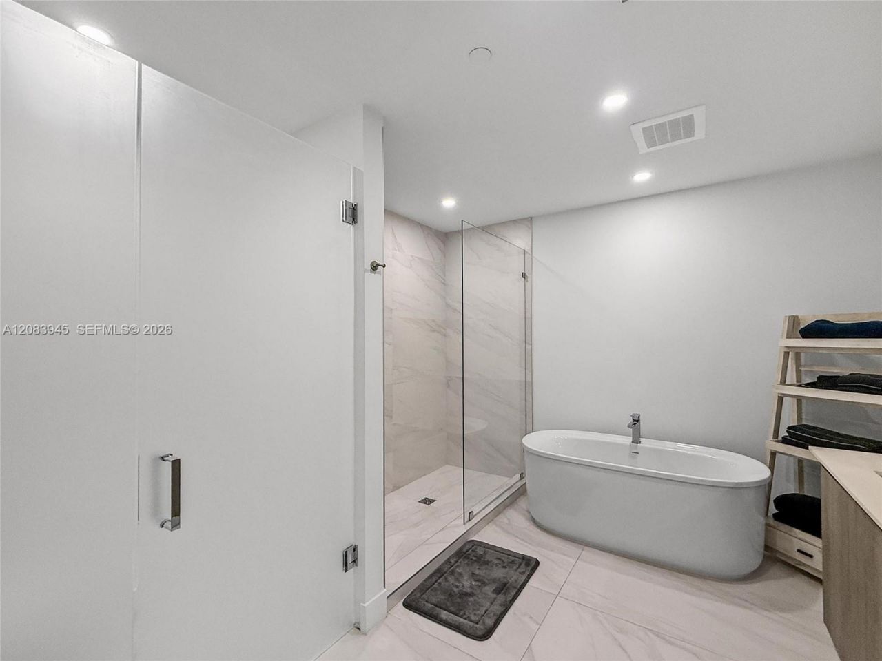 17550 Collins Ave, Unit 1403, Sunny Isles Beach, FL 33160 Photo
