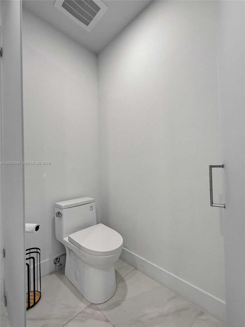 17550 Collins Ave, Unit 1403, Sunny Isles Beach, FL 33160 Photo