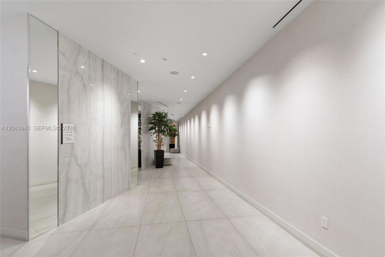 17550 Collins Ave, Unit 1403, Sunny Isles Beach, FL 33160 Photo