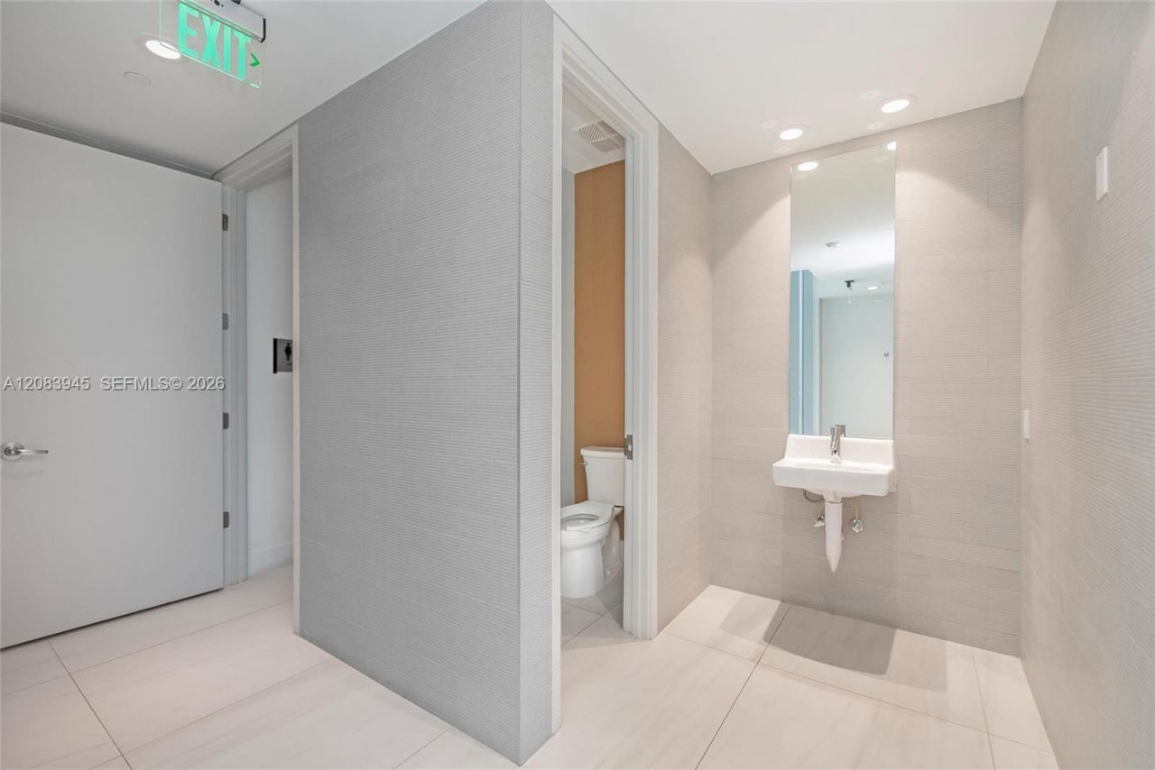 17550 Collins Ave, Unit 1403, Sunny Isles Beach, FL 33160 Photo