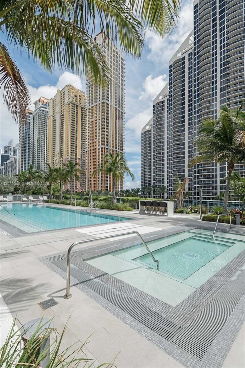 17550 Collins Ave, Unit 1403, Sunny Isles Beach, FL 33160 Photo