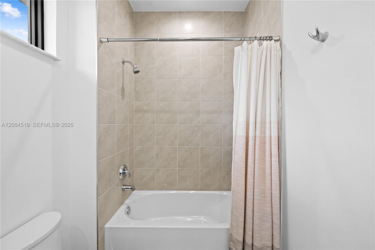 4402 NW 81st Ave, Doral, FL 33166 Photo