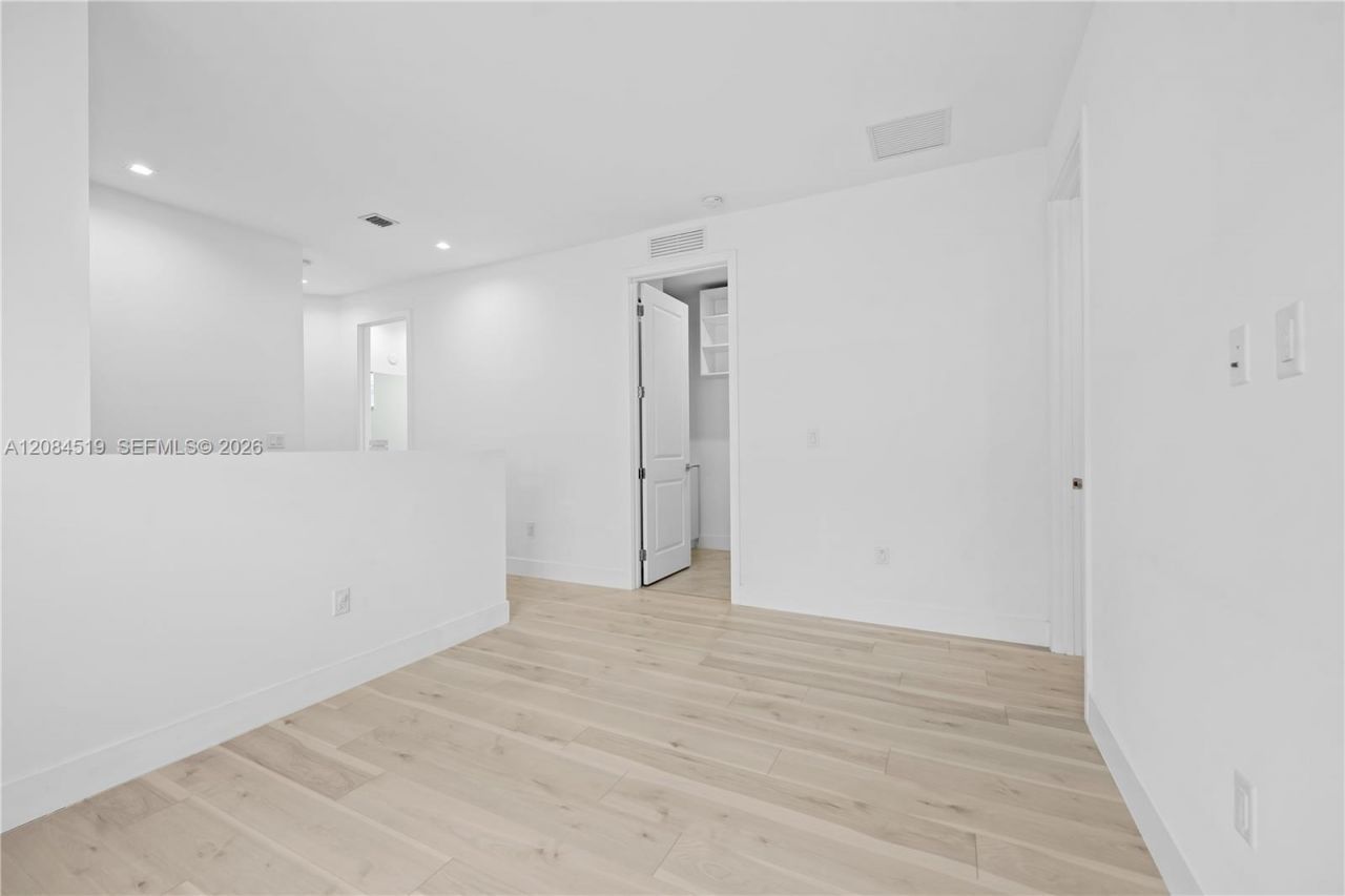 4402 NW 81st Ave, Doral, FL 33166 Photo