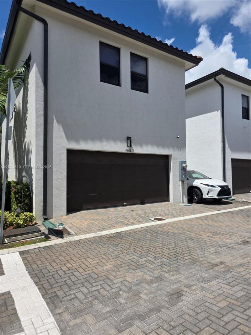 4402 NW 81st Ave, Doral, FL 33166 Photo