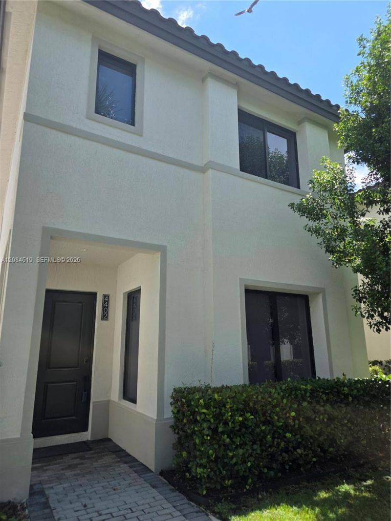 4402 NW 81st Ave, Doral, FL 33166 Photo