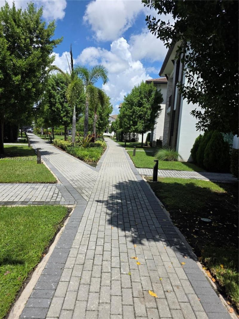 4402 NW 81st Ave, Doral, FL 33166 Photo