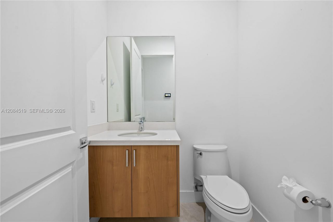 4402 NW 81st Ave, Doral, FL 33166 Photo