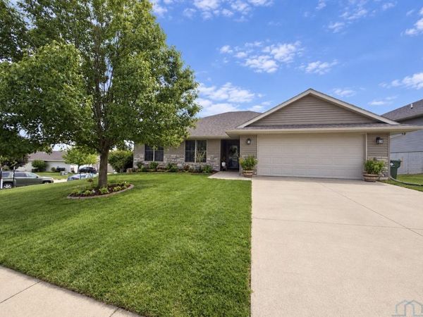 4000 Normandy St, Sioux City, IA 51103