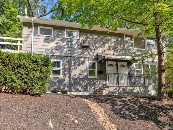 22 Putnam Avenue , Glen Cove, NY 11542