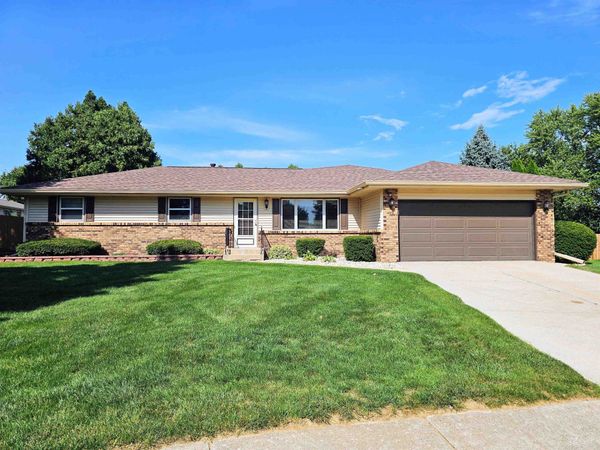 5718 Settlers Close, LOVES PARK, IL 61111