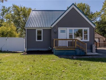 719 S Huth Road , Buffalo, NY 14225