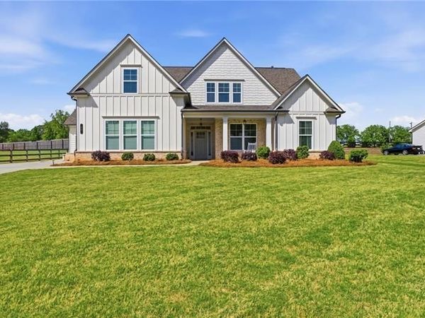 77 Wallace Drive , Winder, GA 30680
