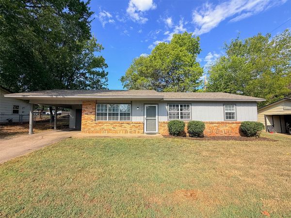 102 Kupsick Street , Tahlequah, OK 74464