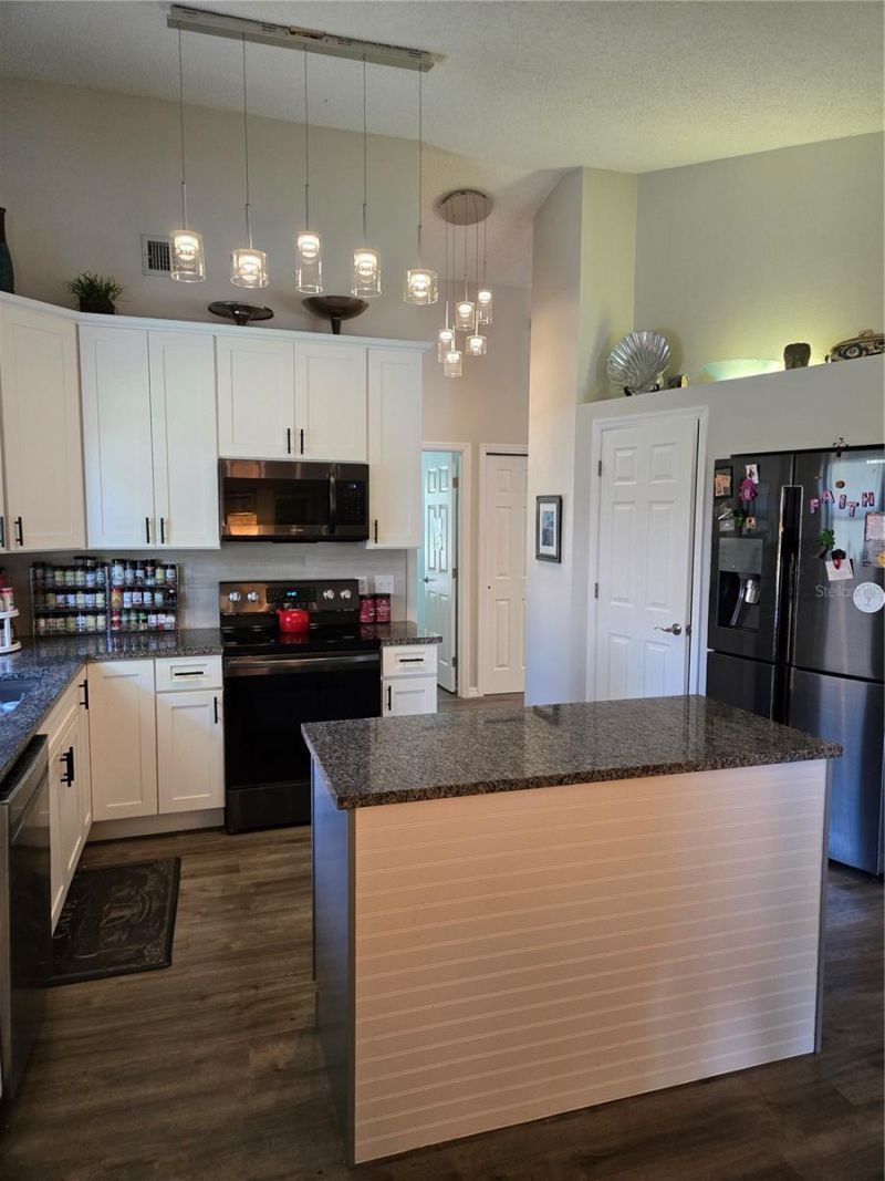 5627 29th Street Circle E, Bradenton, FL 34203 Photo