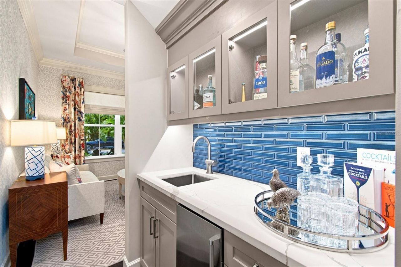 3103 W Hawthorne Road, Tampa, FL 33611 Photo