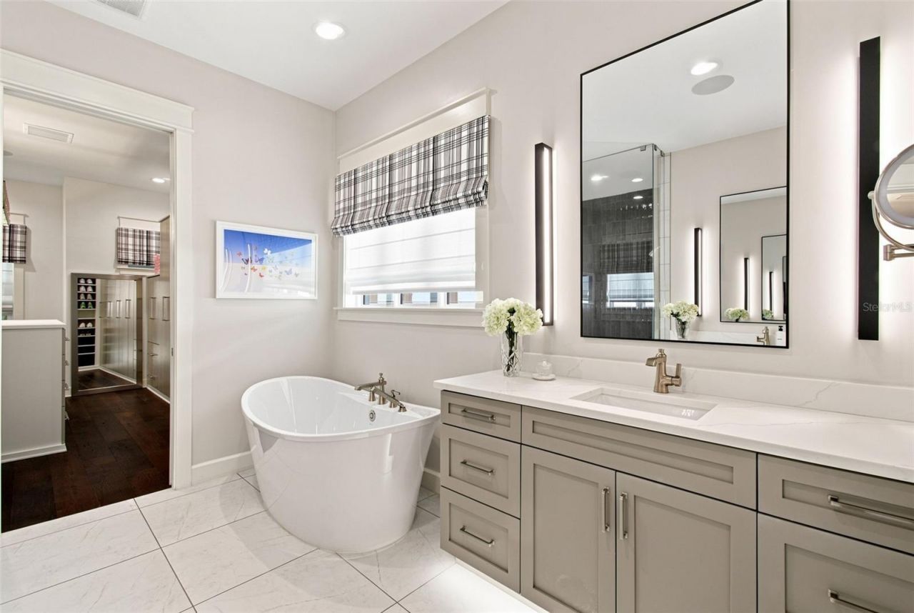 3103 W Hawthorne Road, Tampa, FL 33611 Photo