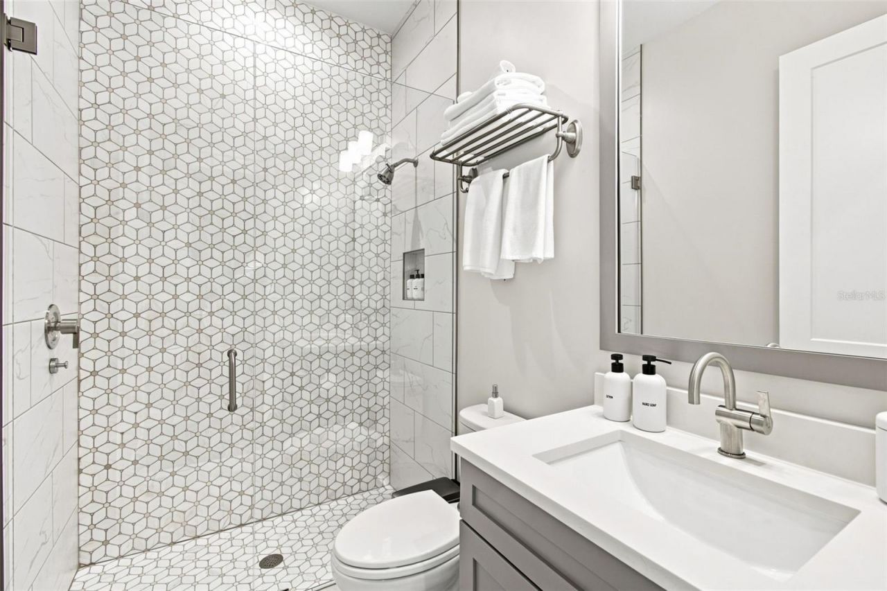 3103 W Hawthorne Road, Tampa, FL 33611 Photo