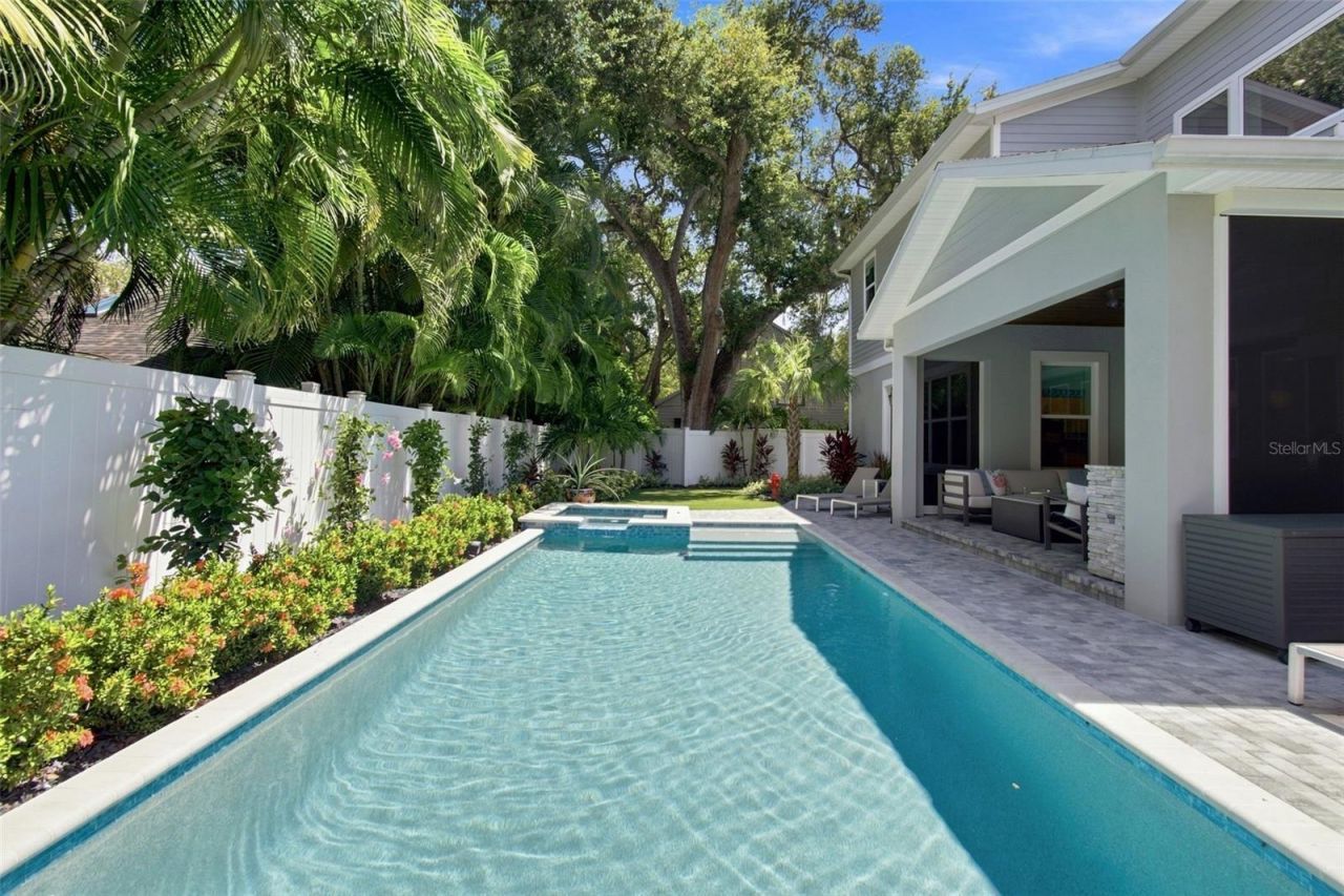 3103 W Hawthorne Road, Tampa, FL 33611 Photo