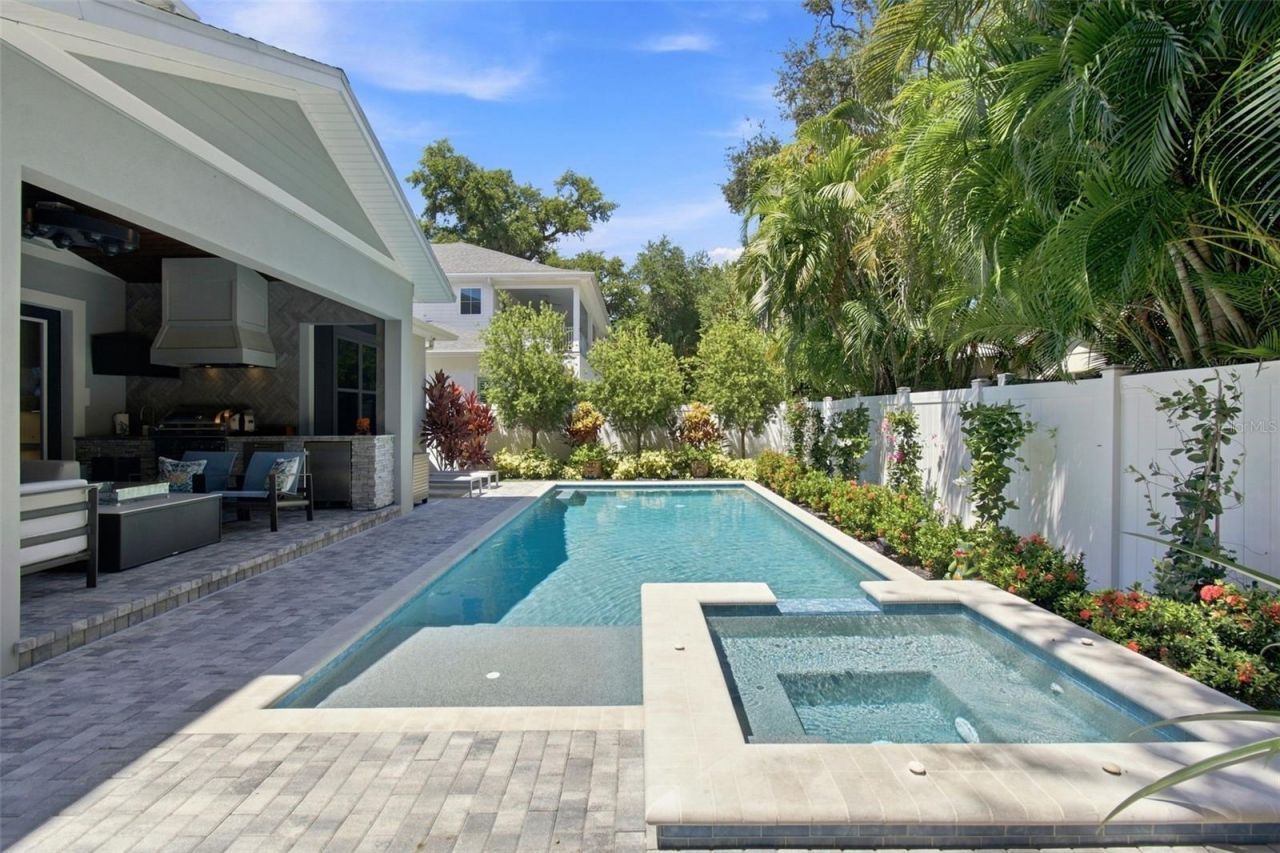 3103 W Hawthorne Road, Tampa, FL 33611 Photo
